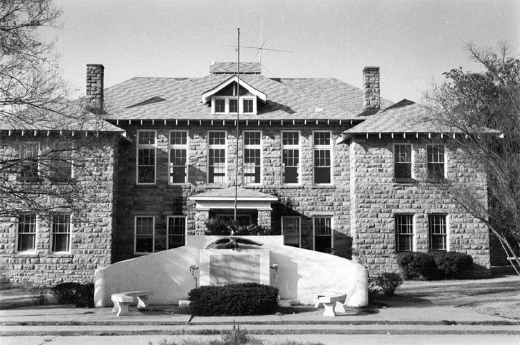 Picture-of-Stone-county-court-house